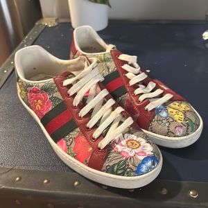 Gucci butterfly shoes